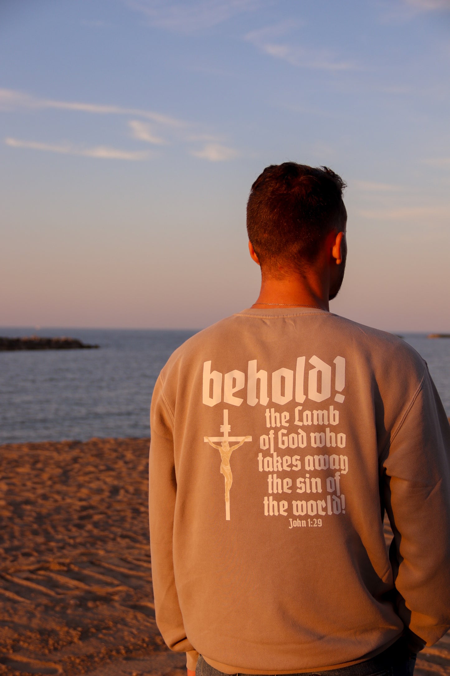 "BEHOLD" HEAVYWEIGHT PIGMENT CEMENT CREWNECK